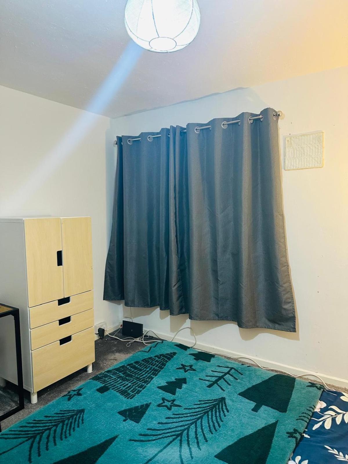 Double Bedroom In Fishpond Bristol